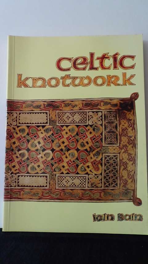 Bain, Iain, - Celtic knotwork.